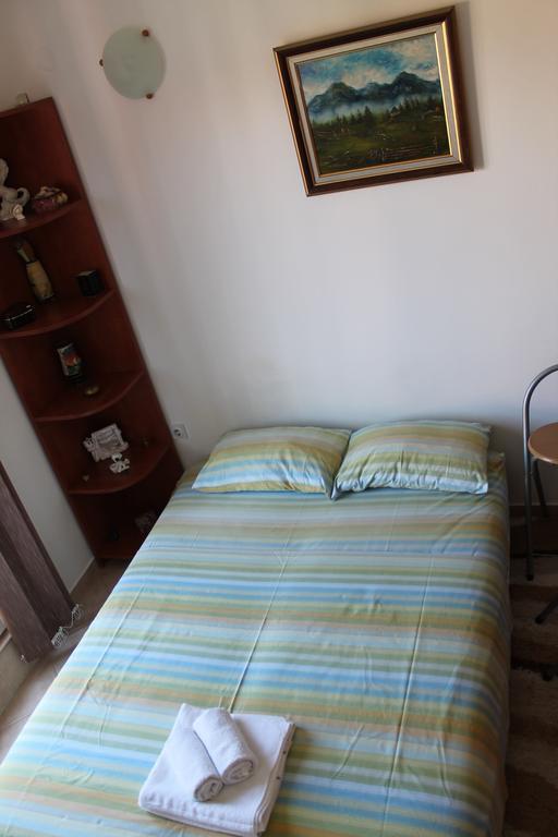 Apartments Djedovic Petrovac Екстер'єр фото